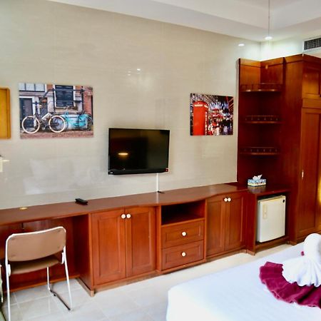 The Club Inn - Pantai Kamala Bagian luar foto