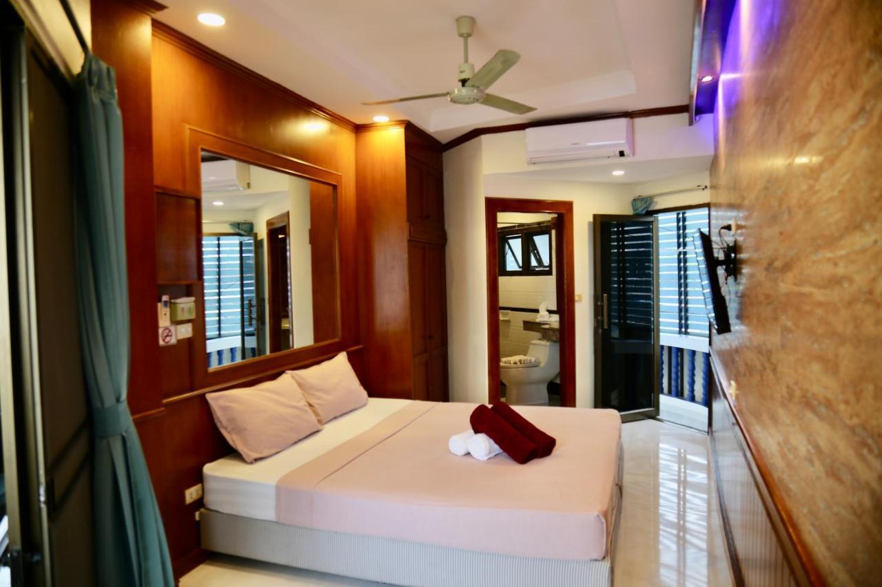 The Club Inn - Pantai Kamala Bagian luar foto