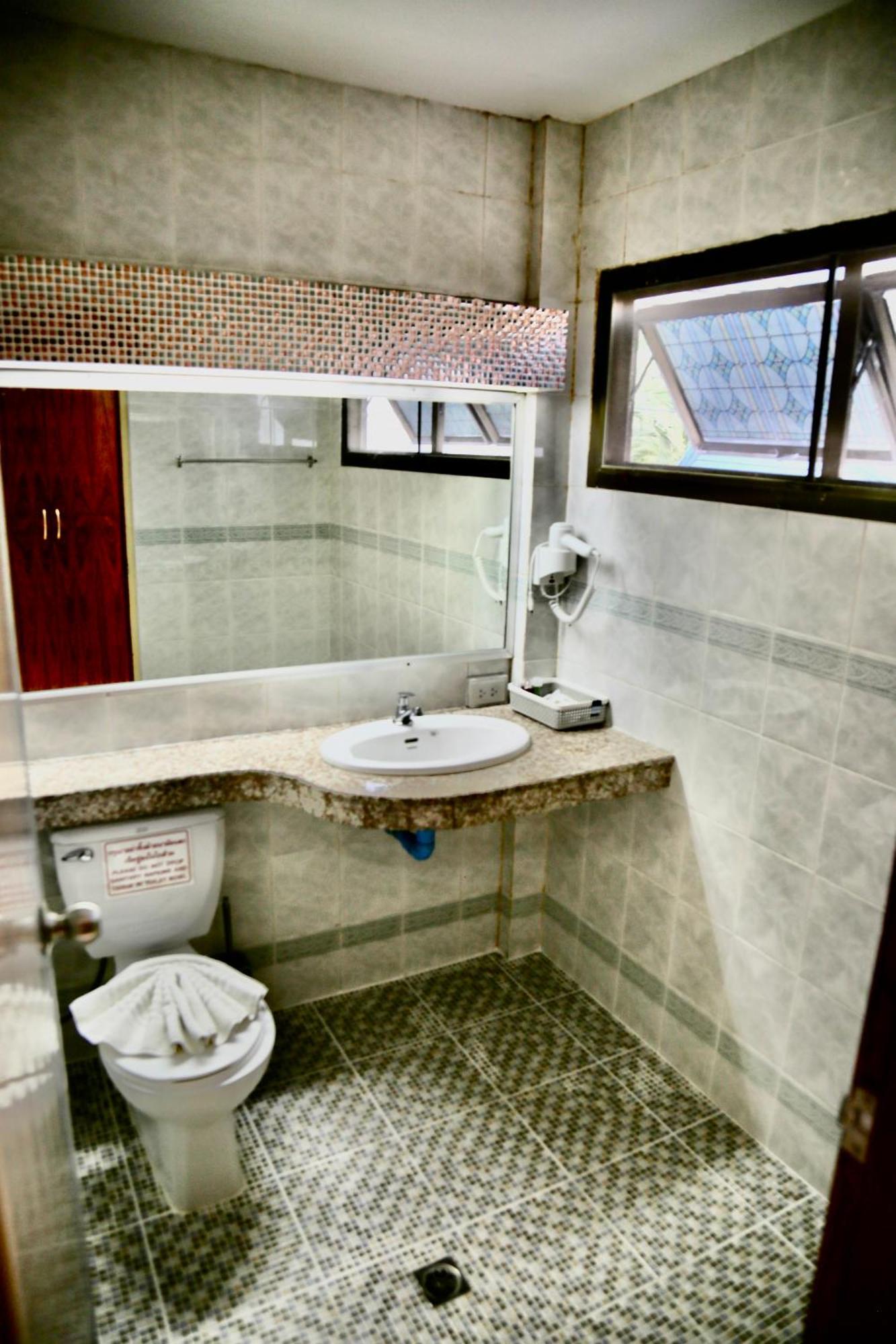 The Club Inn - Pantai Kamala Bagian luar foto