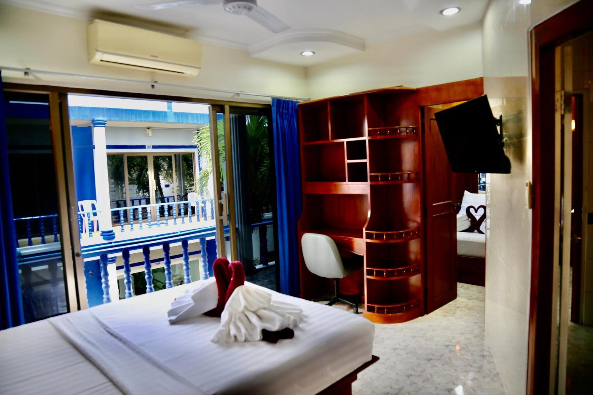 The Club Inn - Pantai Kamala Bagian luar foto