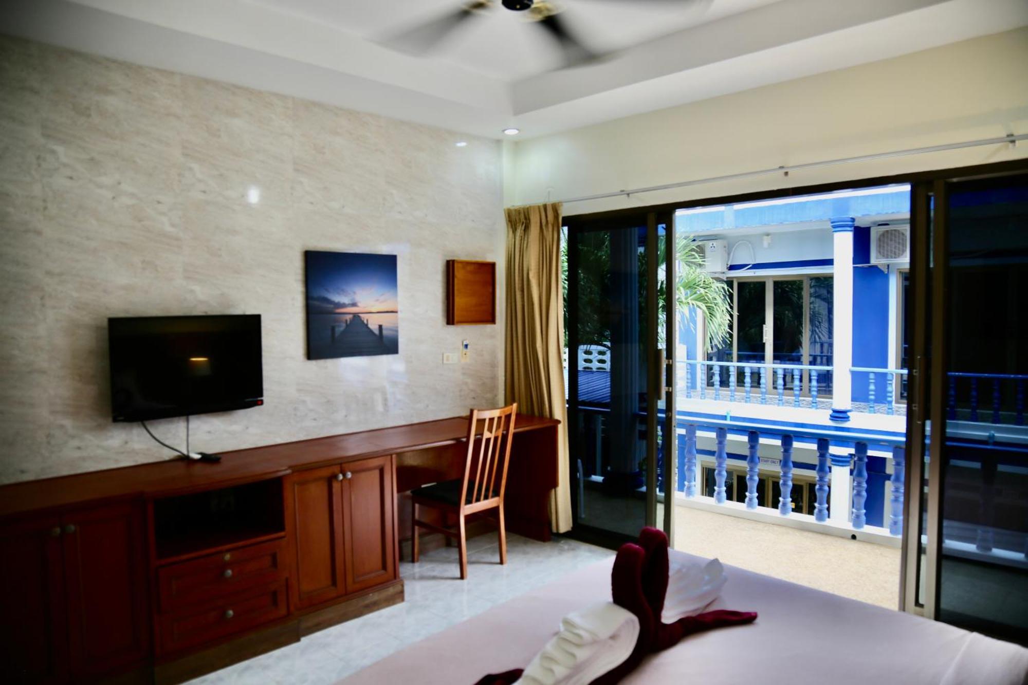 The Club Inn - Pantai Kamala Bagian luar foto
