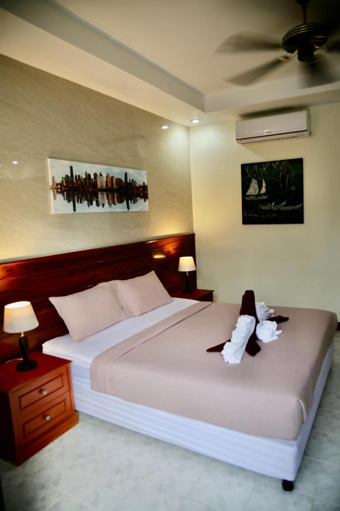 The Club Inn - Pantai Kamala Bagian luar foto